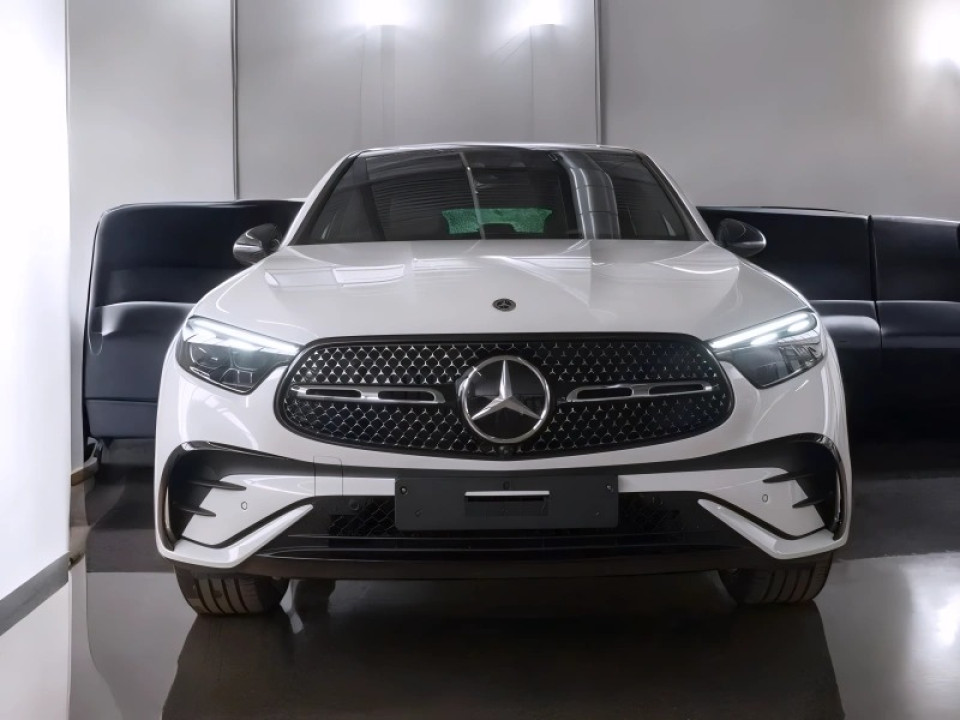 Mercedes-Benz GLC Coupe 200 4MATIC AMG Line (2)