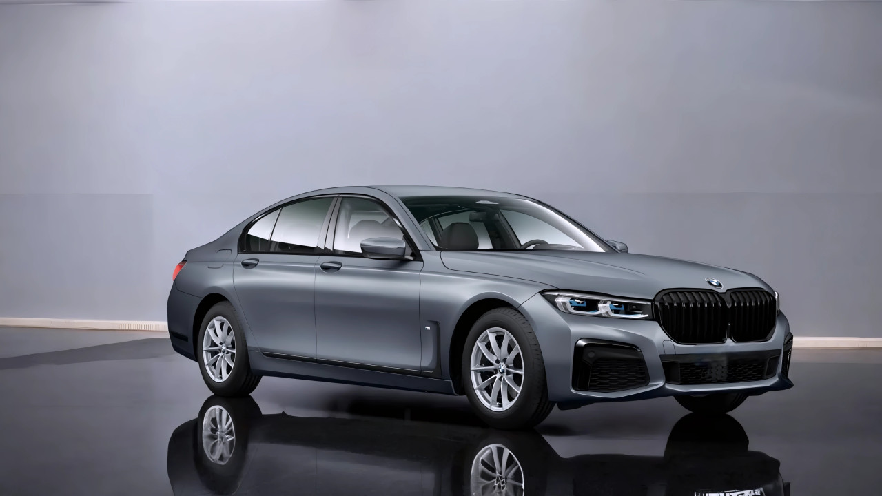 BMW Seria 7 745e