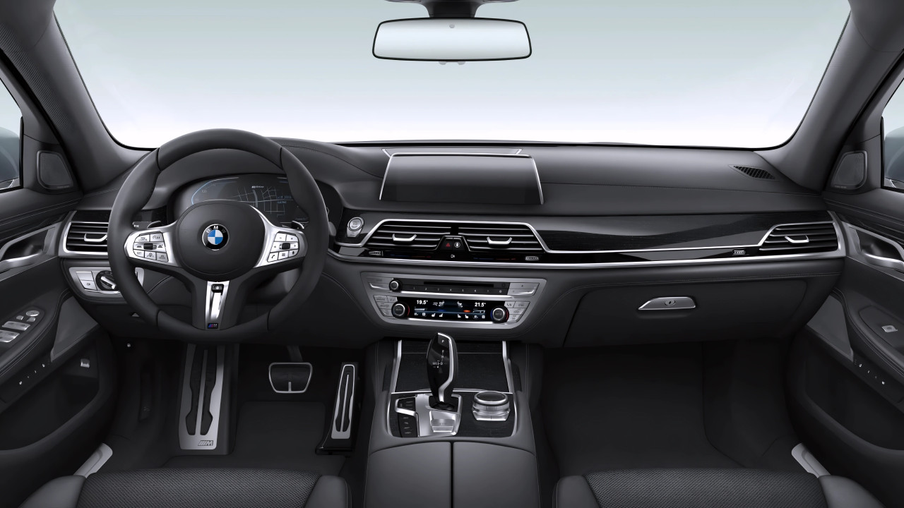 BMW Seria 7 745e (5)