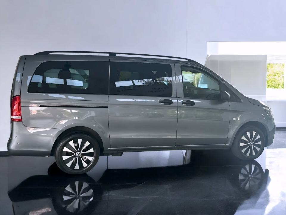 Mercedes-Benz Vito Tourer Pro 119 CDI 4MATIC Long (2)