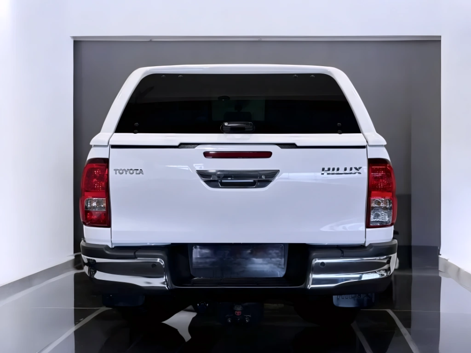 Toyota Hilux 2.8 D-4D Comfort (4)