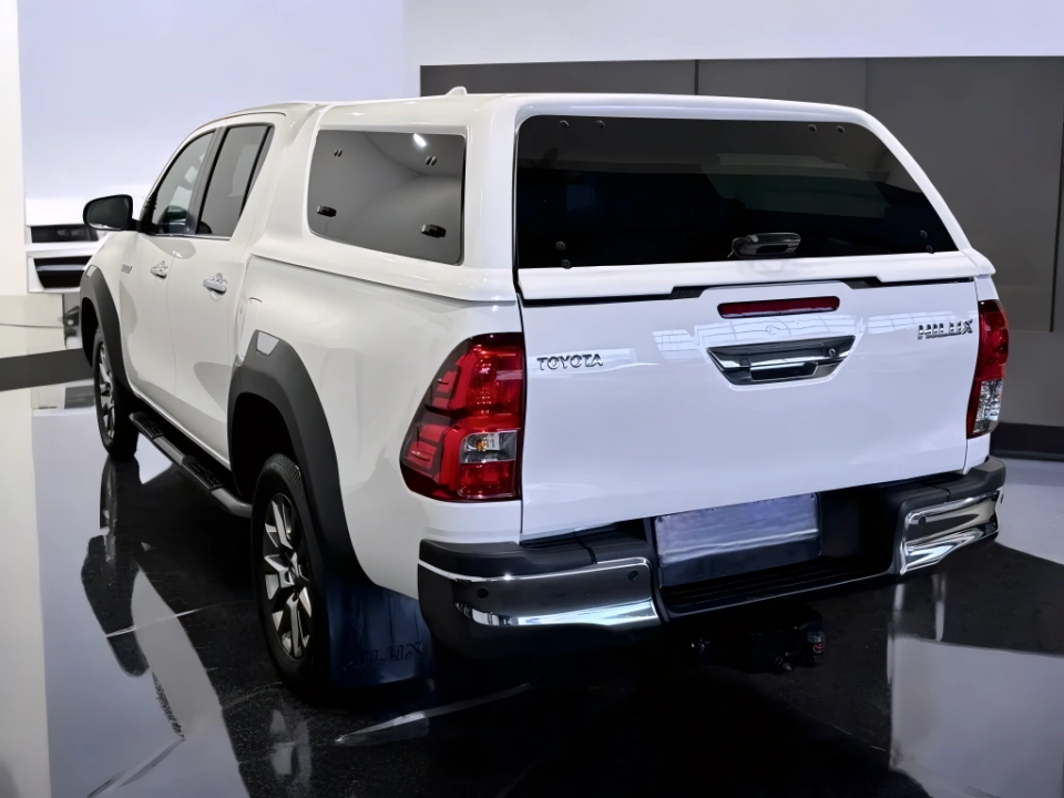 Toyota Hilux 2.8 D-4D Comfort (5)