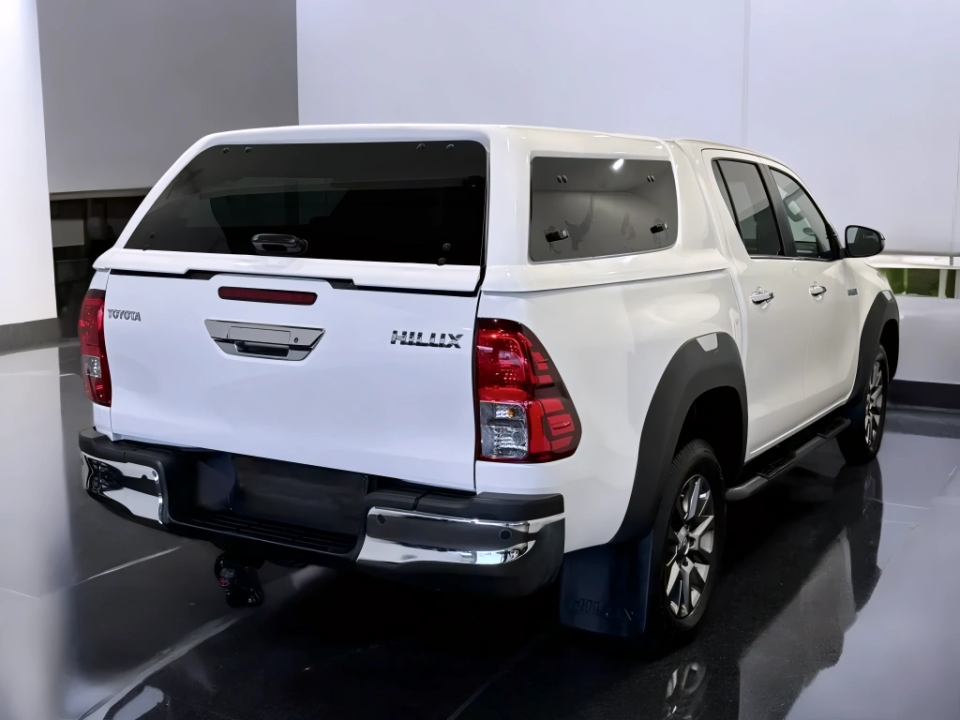 Toyota Hilux 2.8 D-4D Comfort (3)