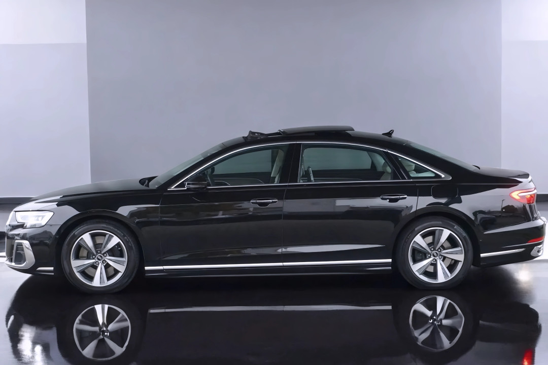 Audi A8 Long 60 TFSIe Quattro Tiptronic (2)