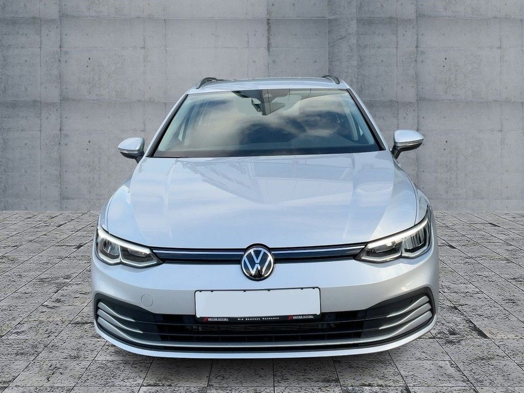 Volkswagen Golf VIII Variant 1.0 TSI DSG LIFE (2)