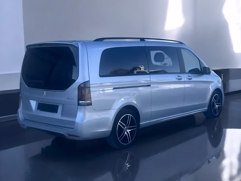 Mercedes-Benz V 300d 4MATIC Extralong Avantgarde (3)