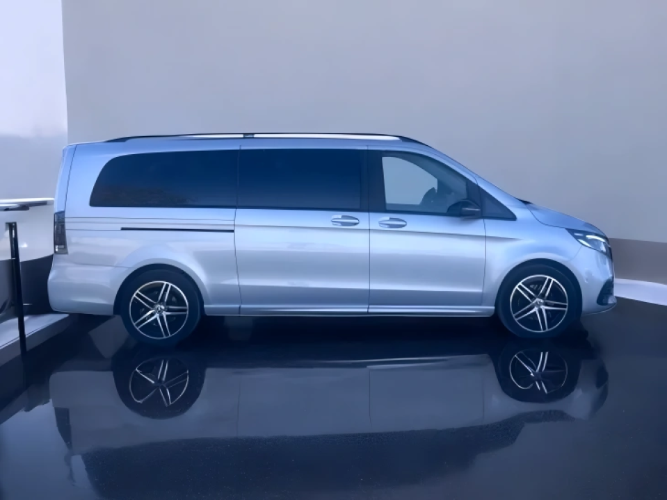 Mercedes-Benz V 300d 4MATIC Extralong Avantgarde (2)