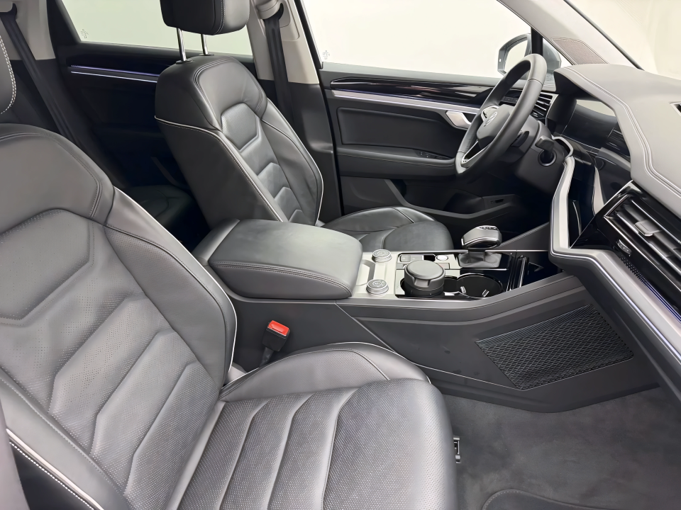 Volkswagen Touareg V6 3.0 TDI R-Line (5)