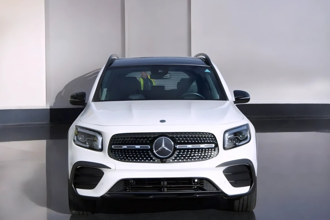 Mercedes-Benz GLB 200d (2)