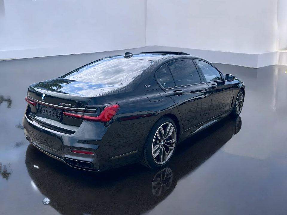 BMW Seria 7 M760Li xDrive V12 (3)