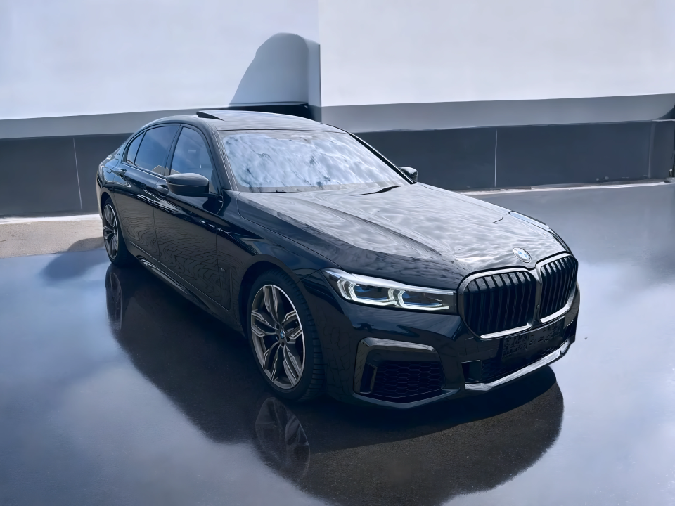 BMW Seria 7 M760Li xDrive V12