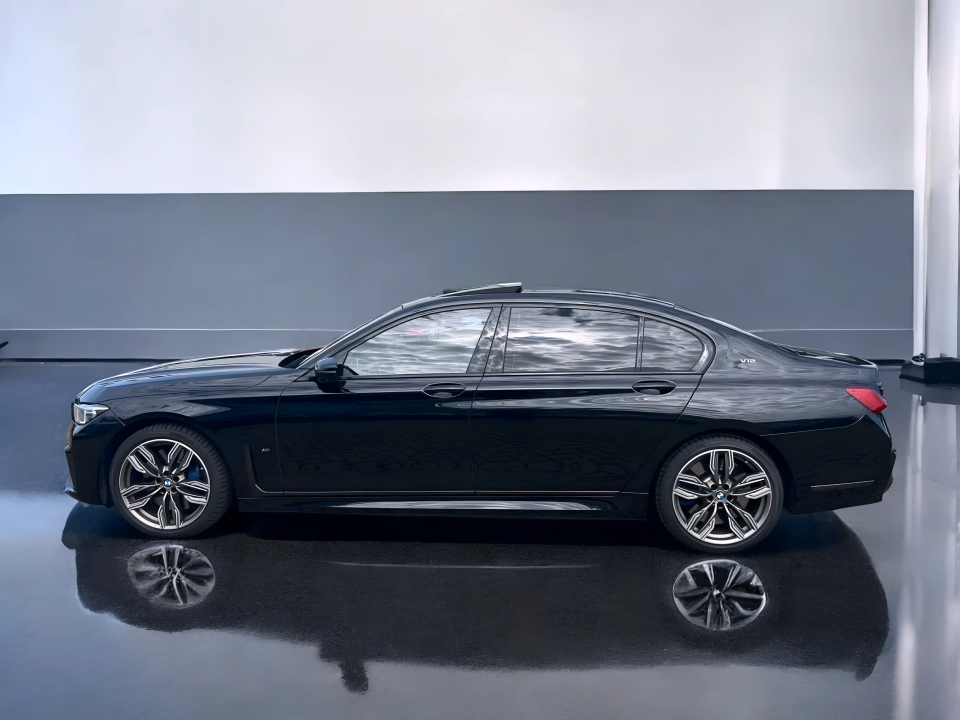 BMW Seria 7 M760Li xDrive V12 (5)