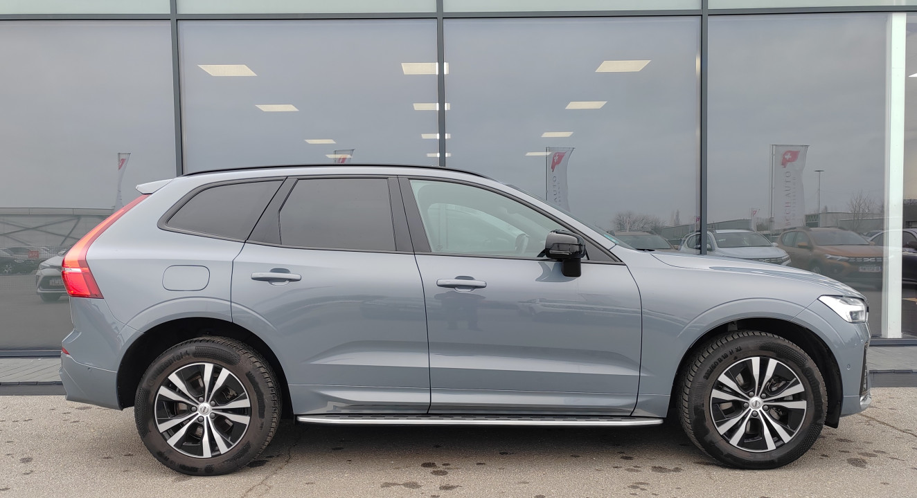 Volvo XC 60 B5 AWD Ultimate Dark (2)