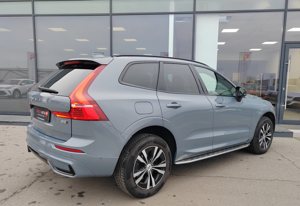 Volvo XC 60 B5 AWD Ultimate Dark (3)