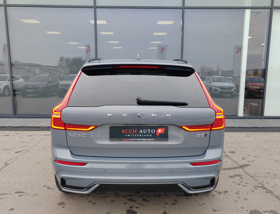 Volvo XC 60 B5 AWD Ultimate Dark (4)