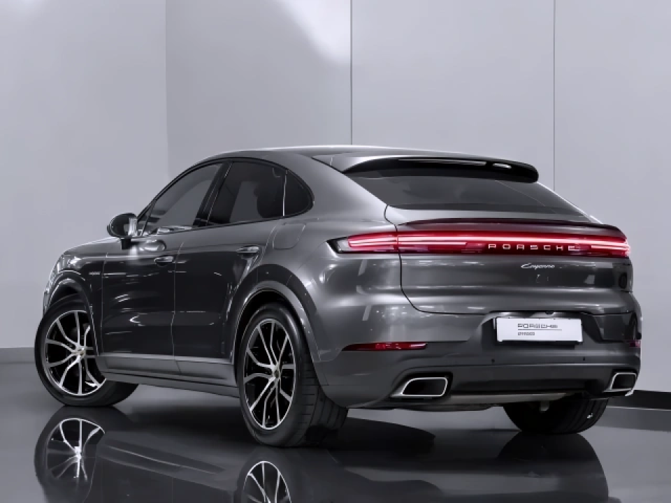 Porsche Cayenne Coupe E-Hybrid (4)