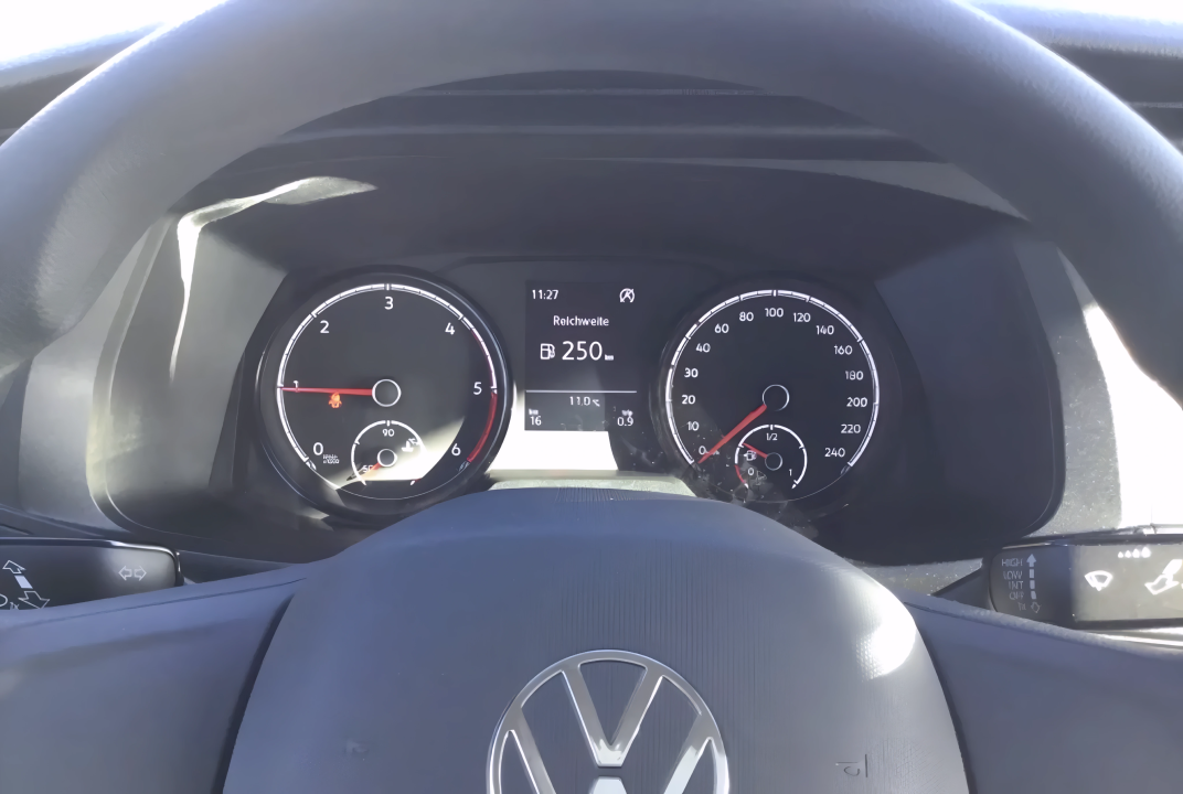 Volkswagen Transporter T6.1 2.0 TDI - foto 12