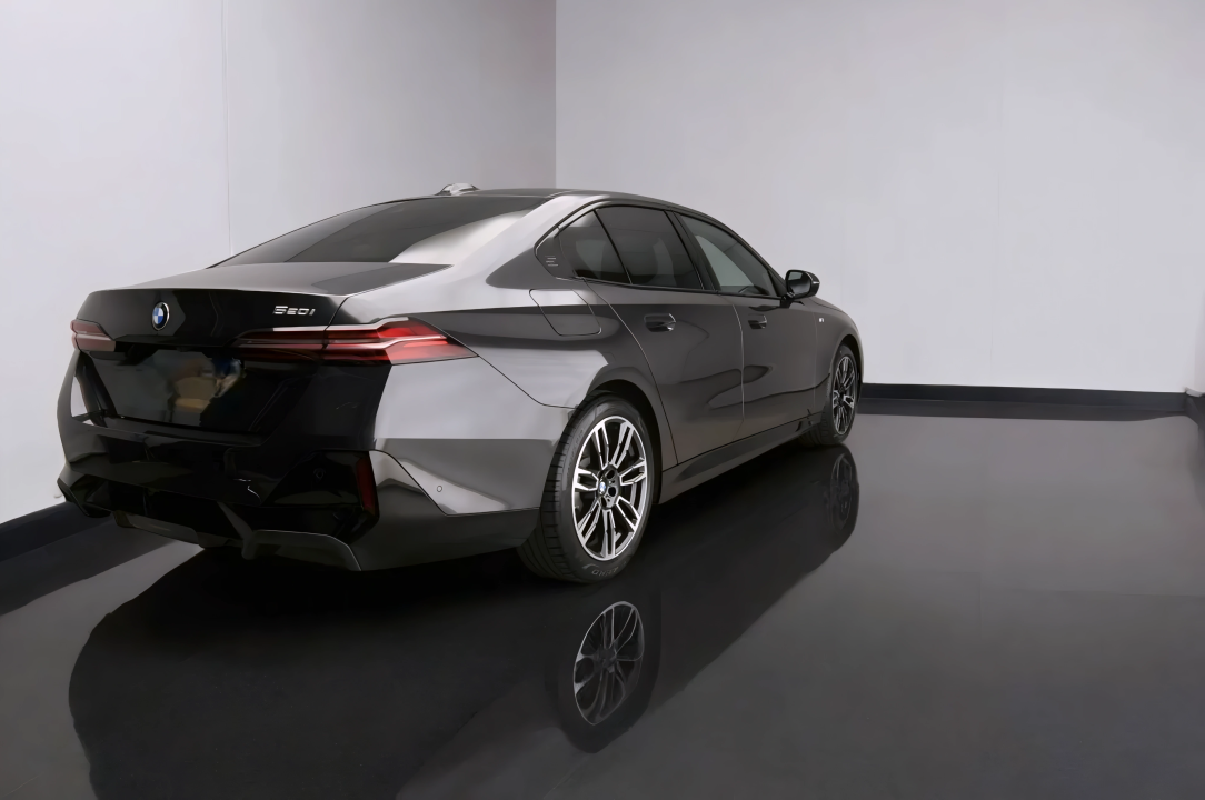 BMW Seria 5 520i (3)