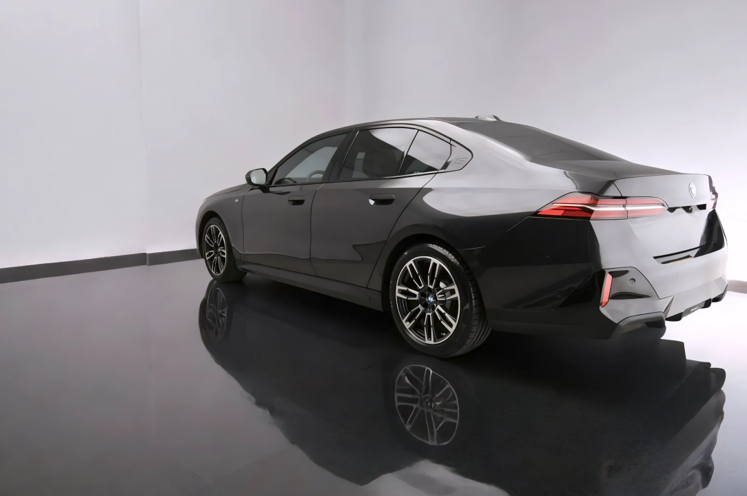 BMW Seria 5 520i (5)