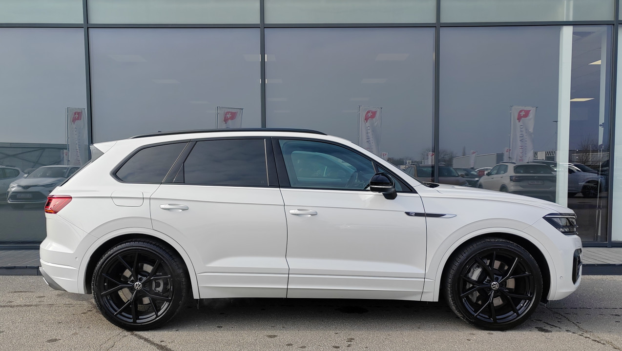 Volkswagen Touareg 3.0 TSI eHybrid R-Line (2)