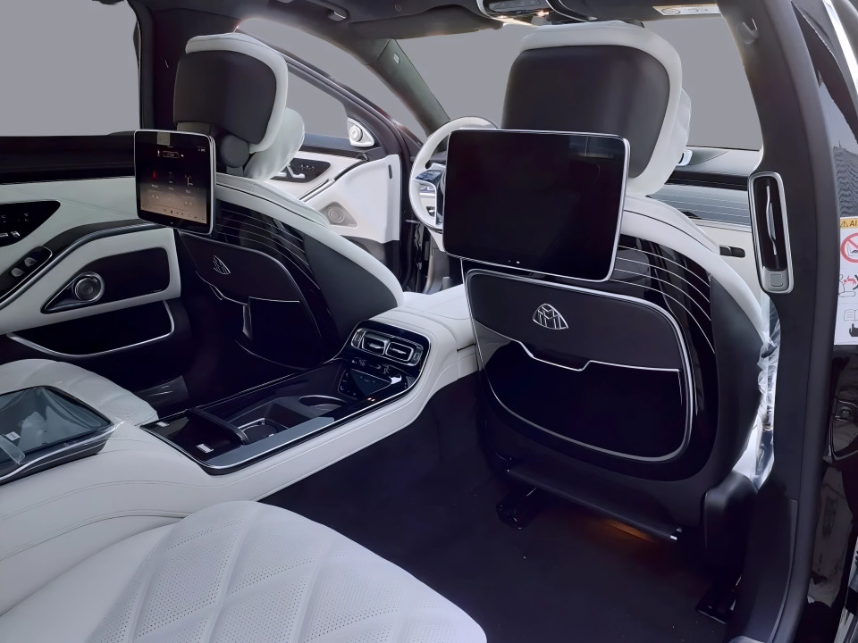 Mercedes-Benz S 680 Maybach (5)