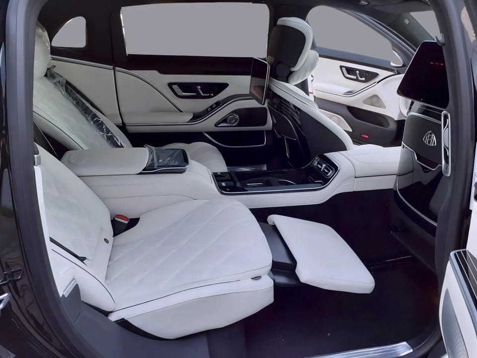 Mercedes-Benz S 680 Maybach (3)