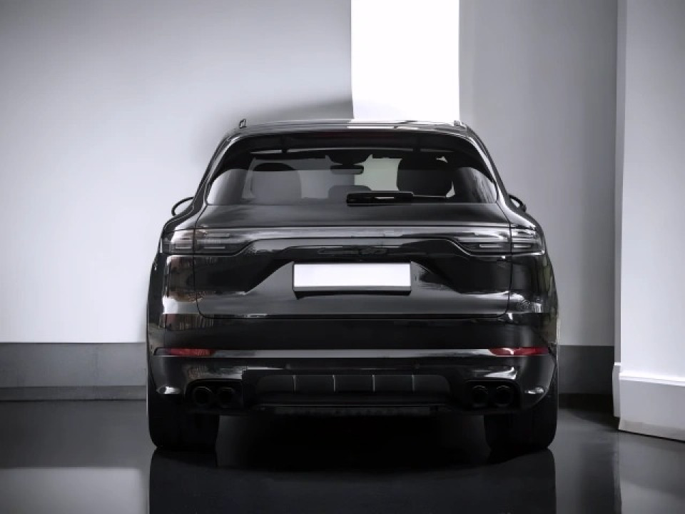 Porsche Cayenne (3)