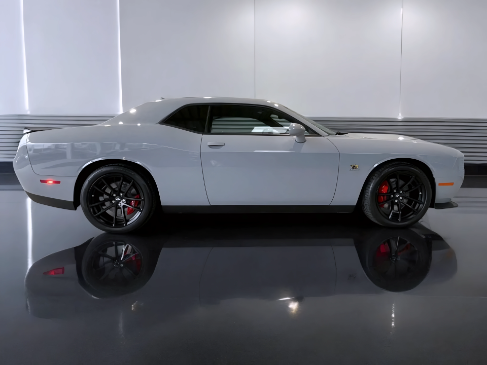 Dodge Challenger 6.4 SRT (2)