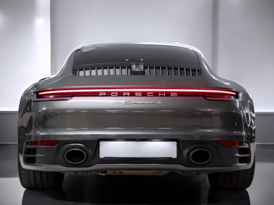 Porsche 911 Carrera (4)