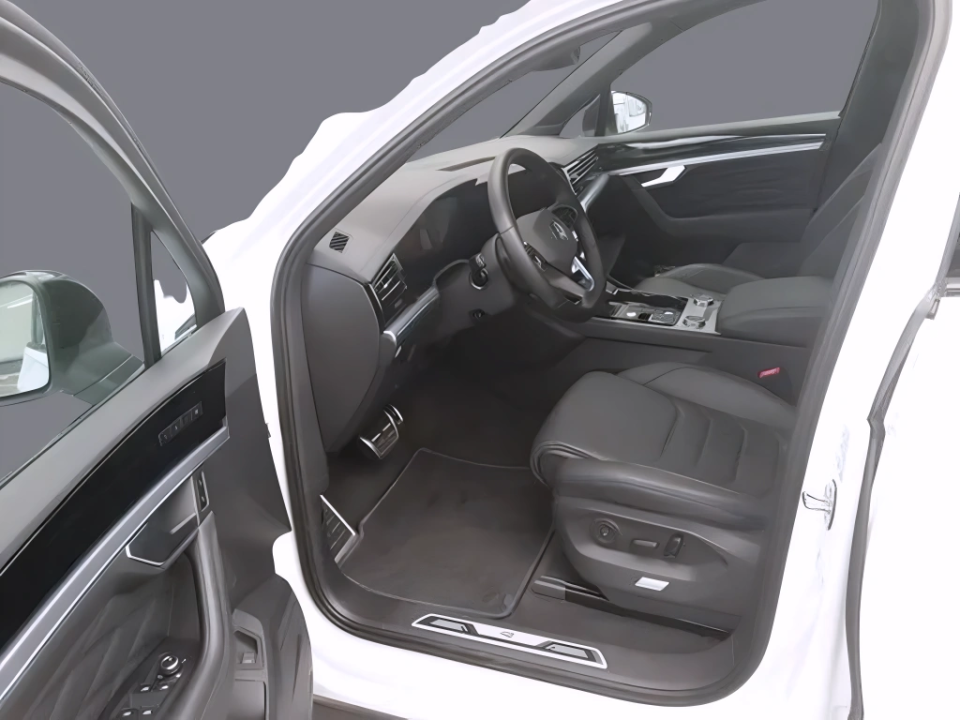 Volkswagen Touareg R 3.0 TSI Hybrid 4Motion DSG (3)