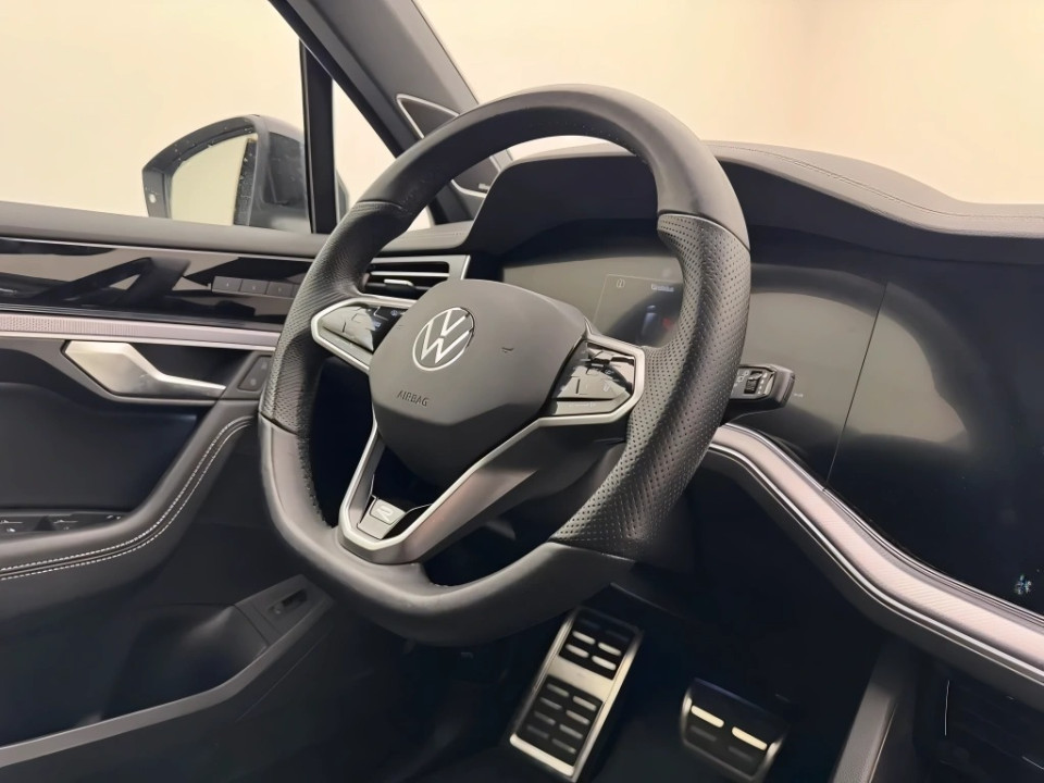 Volkswagen Touareg V6 3.0 TDI R-Line (4)