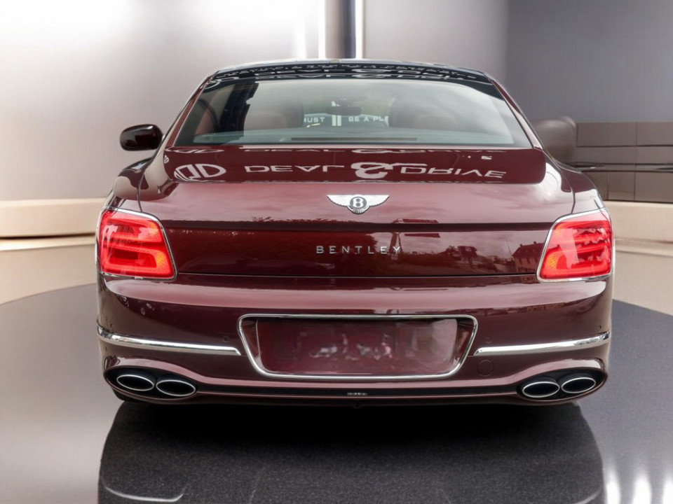 Bentley Flying Spur V8 First Edition Mulliner - foto 7