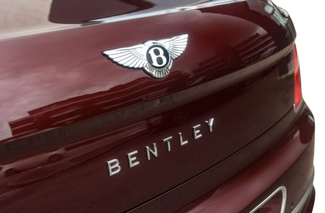 Bentley Flying Spur V8 First Edition Mulliner - foto 24