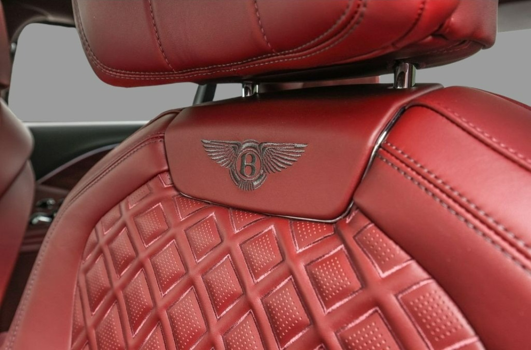 Bentley Flying Spur V8 First Edition Mulliner - foto 26