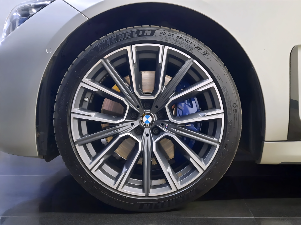 BMW Seria 7 740d xDrive M-Sport - foto 6