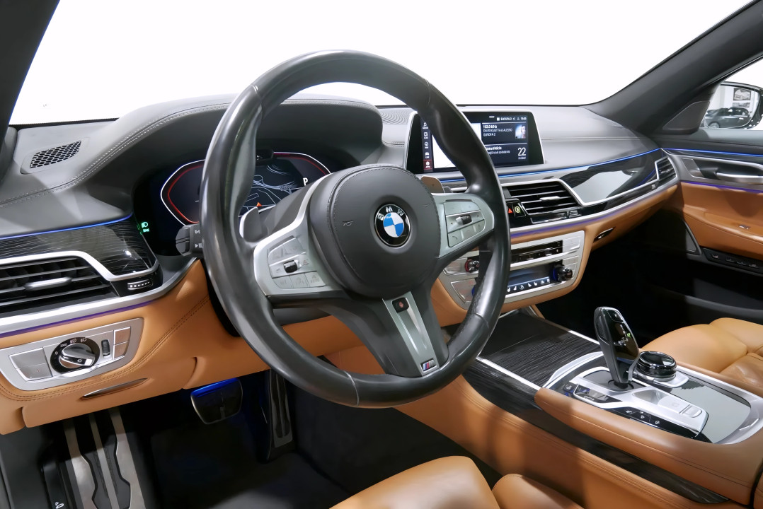 BMW Seria 7 740d xDrive - foto 8