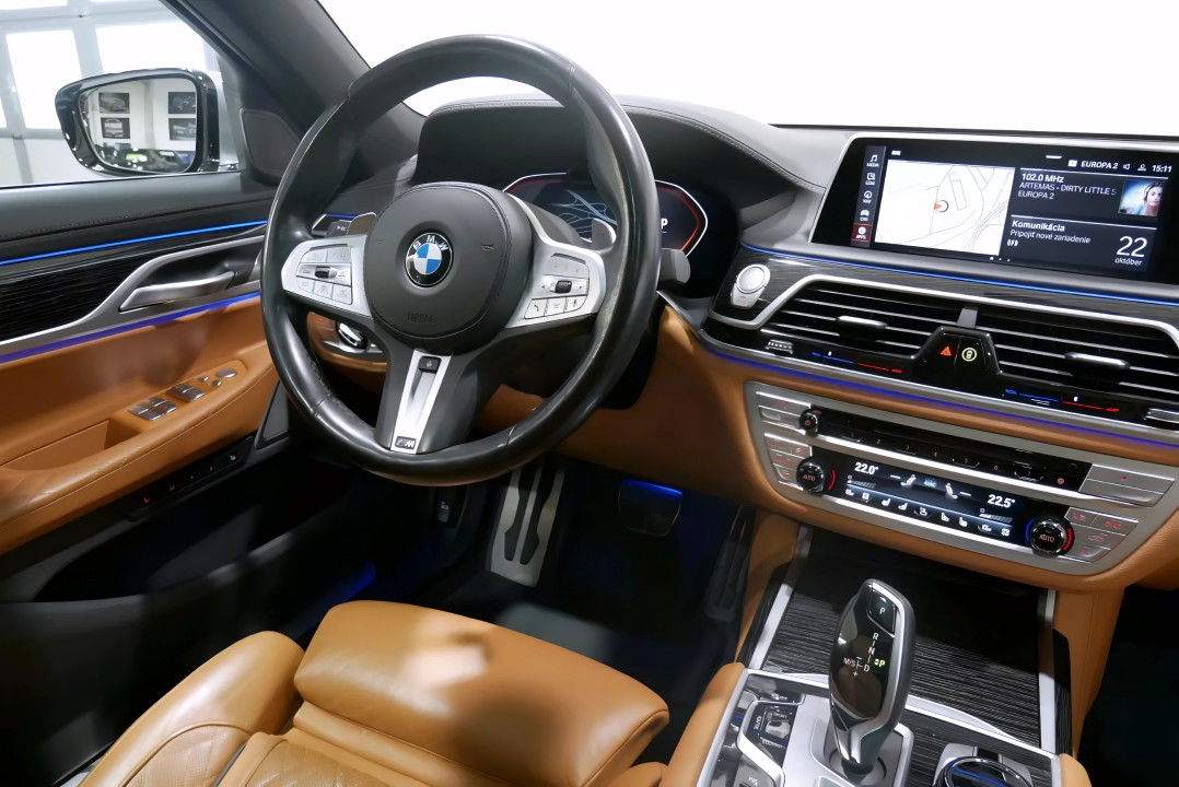 BMW Seria 7 740d xDrive - foto 9