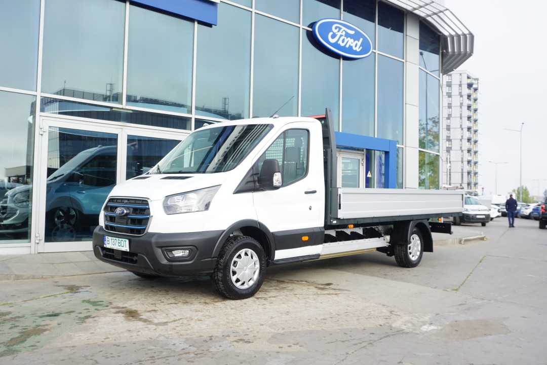 ford e transit single chassis cab 350e l4h1 trend motor electric 135 kw at rwd electric 169086749c8858