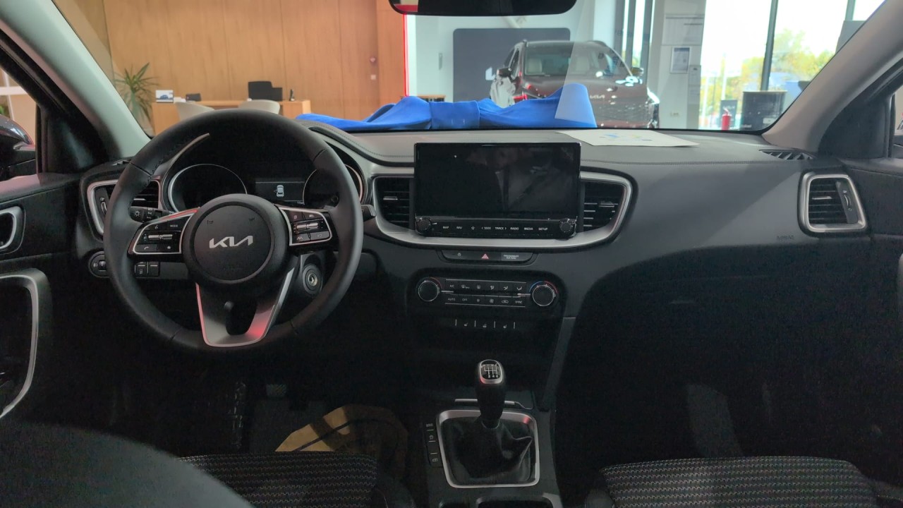 KIA Xceed 2025 — imagine 5