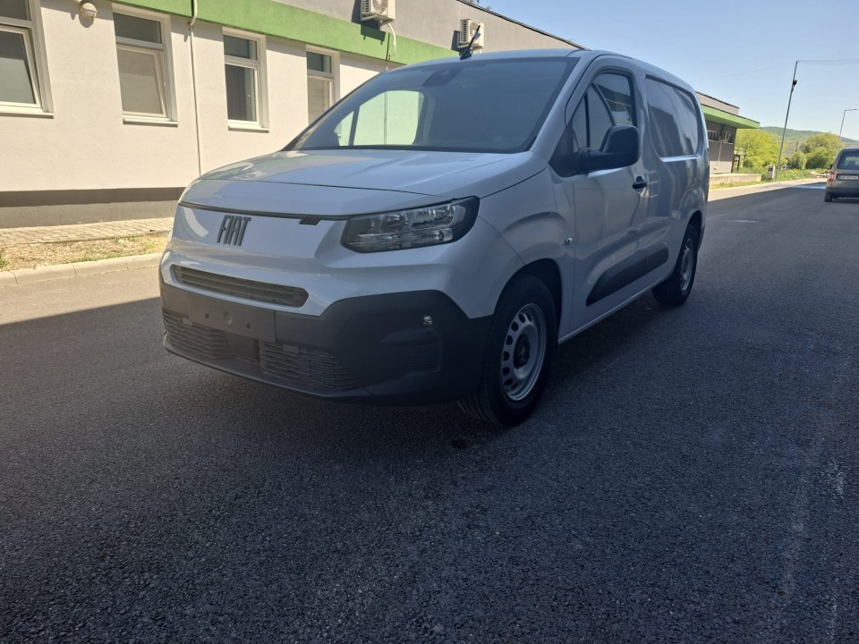 Fiat Doblo Cargo EV - rată începând de la 300 euro/lună*