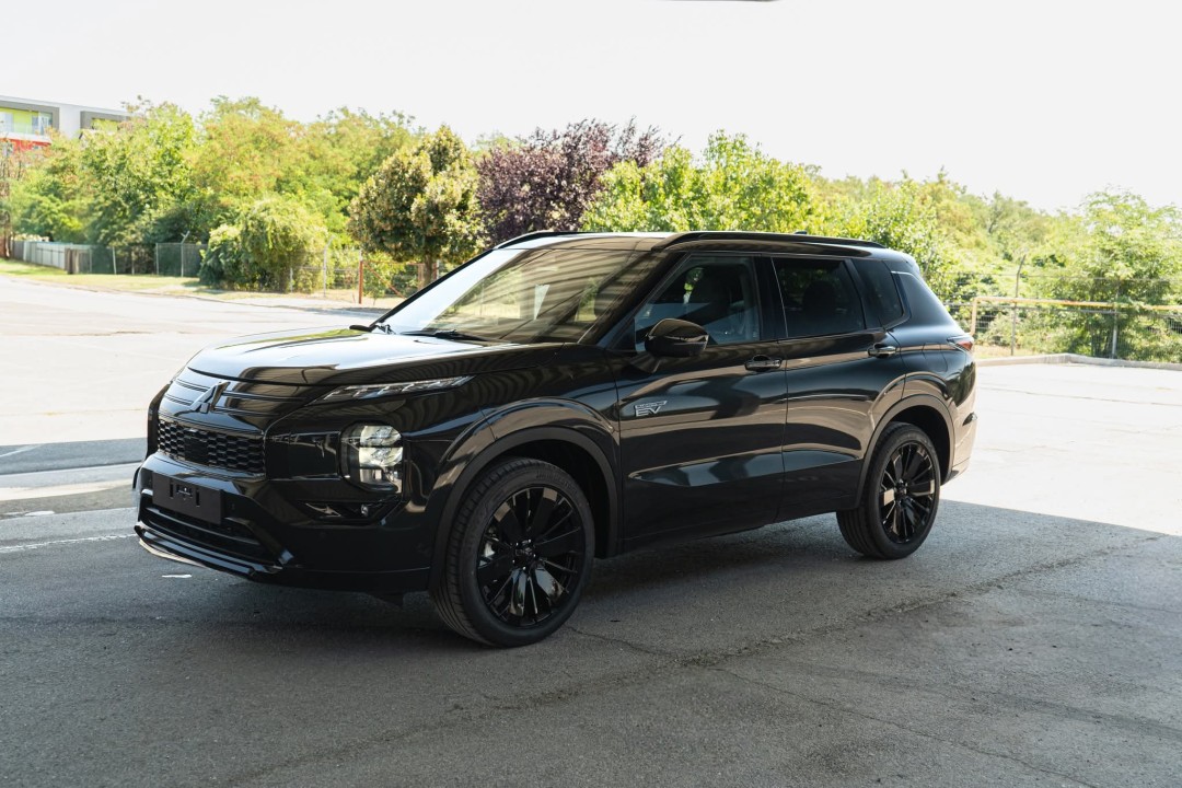 Mitsubishi 26MY Outlander PHEV 2.4L 4WD AT Black 1500W
