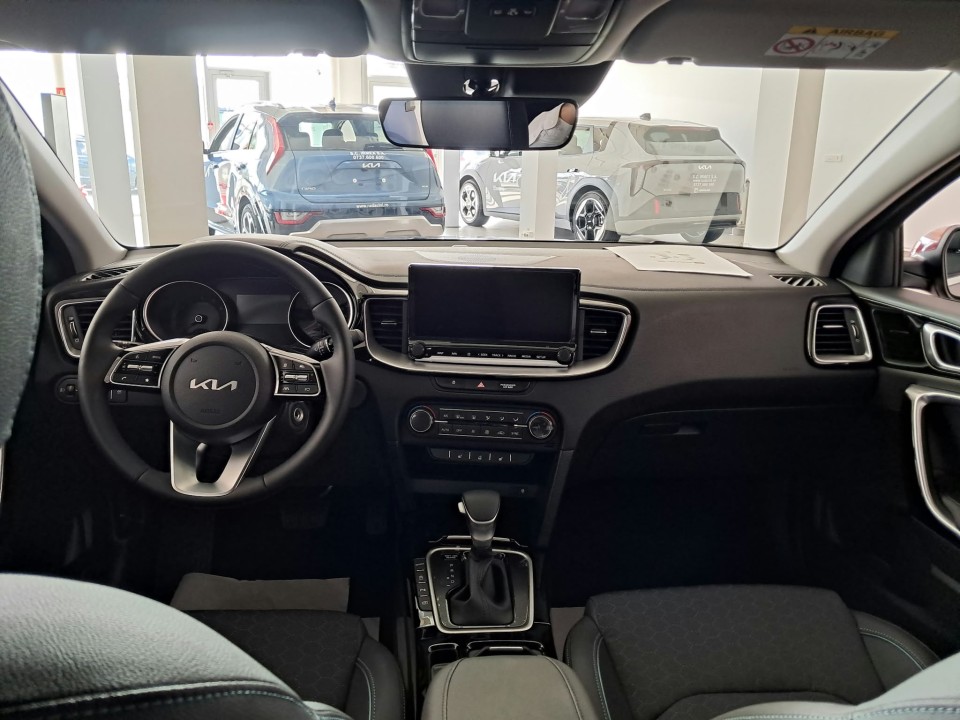 KIA Xceed 2025 — imagine 4