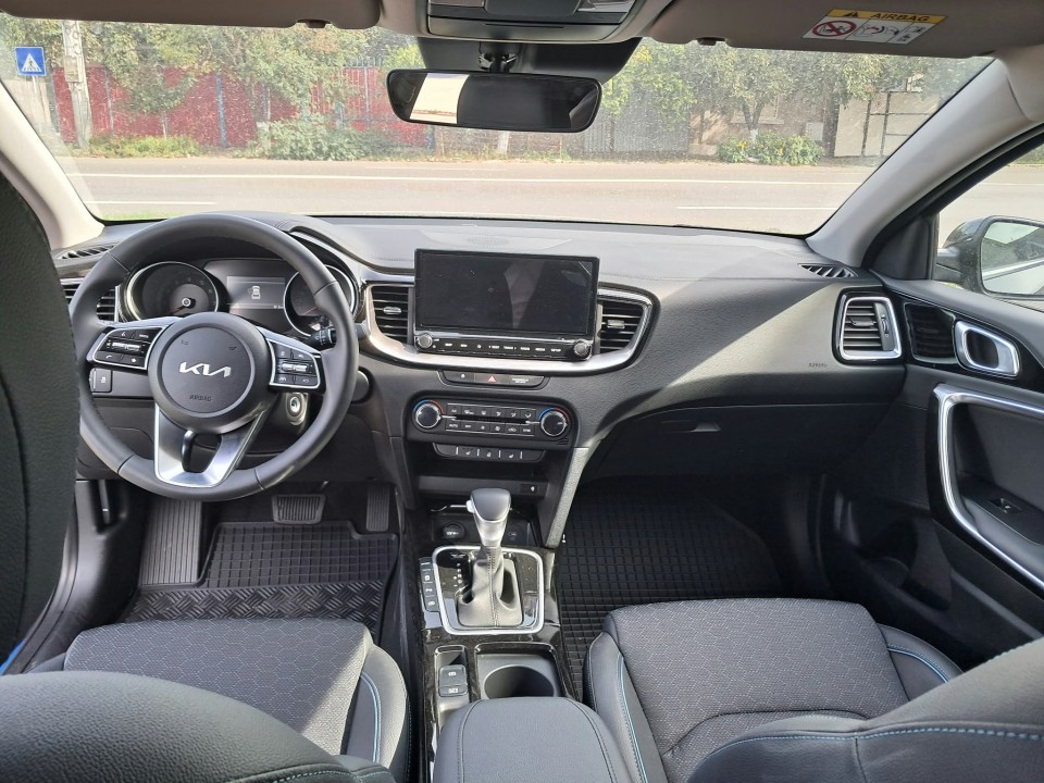 KIA Xceed 2025 — imagine 4