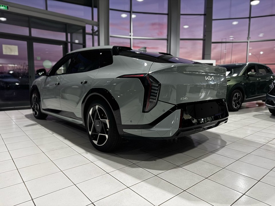 KIA EV4 2025 — imagine 4