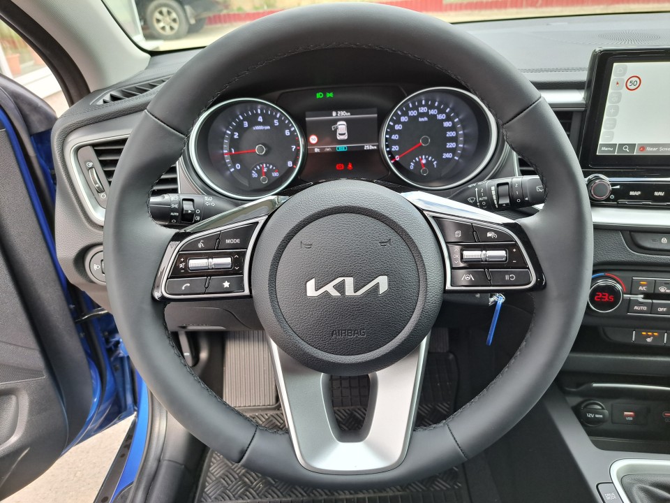 KIA Xceed 2025 — imagine 11