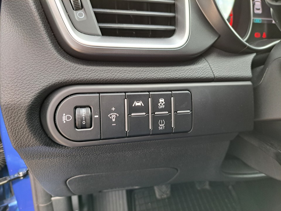 KIA Xceed 2025 — imagine 13