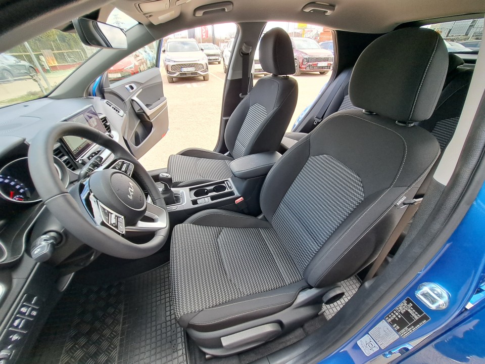 KIA Xceed 2025 — imagine 18