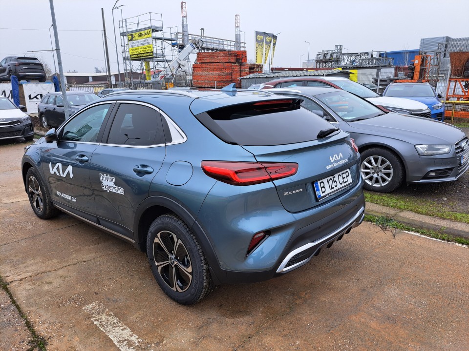Kia Xceed 2023 benzină, 26.990 € — imagine 4