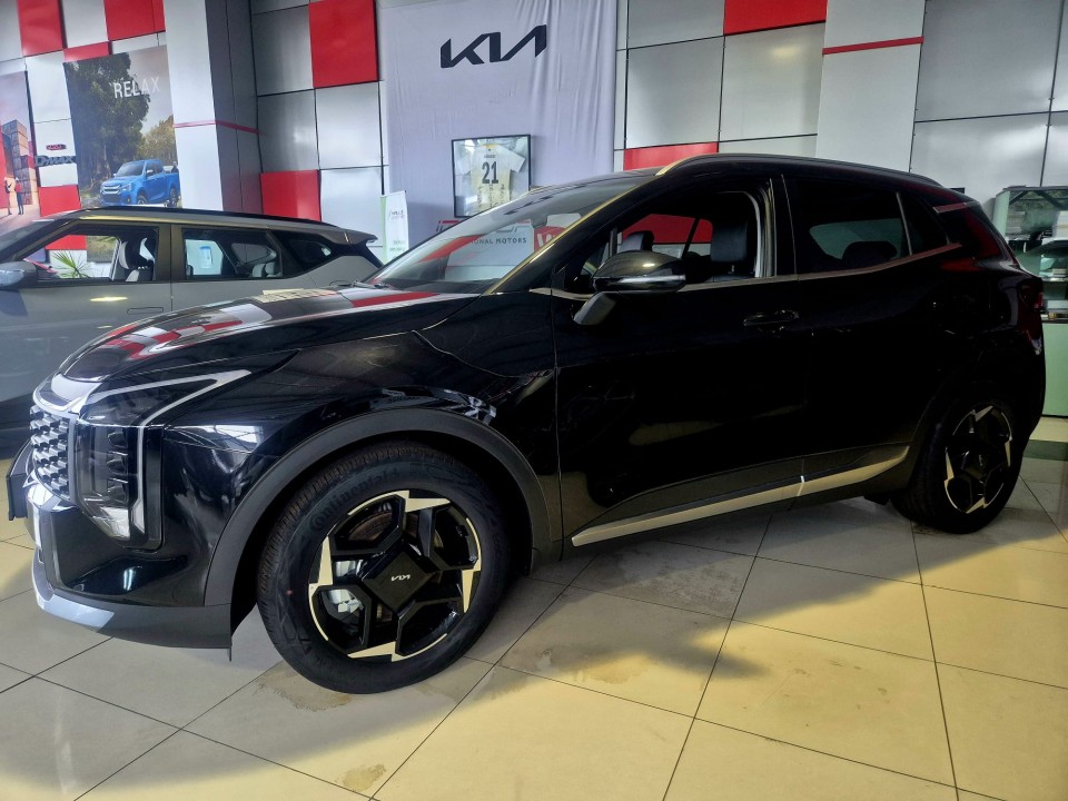 Kia Sportage 2025 benzină, 32.120 € — imagine 2