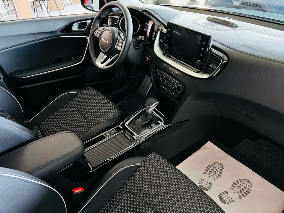 Kia XCeed PHEV 5 usi Vision 1.6 GDI PHEV 141 CP A6